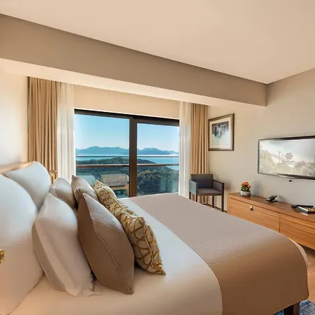 D Maris Bay