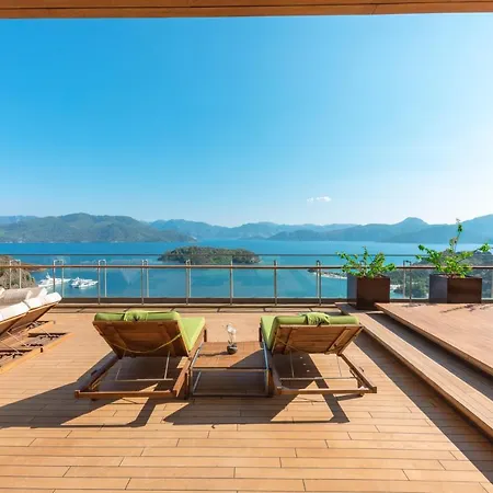 D Maris Bay