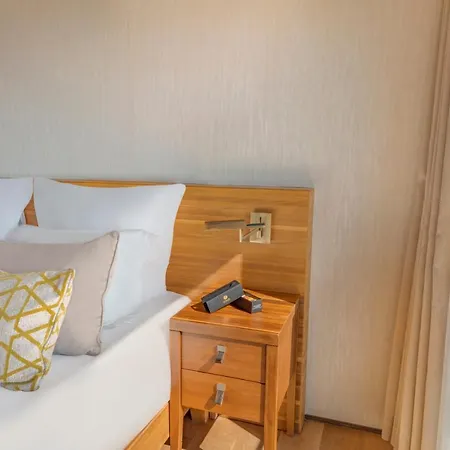 אתר נופש D Maris Bay היסרונו