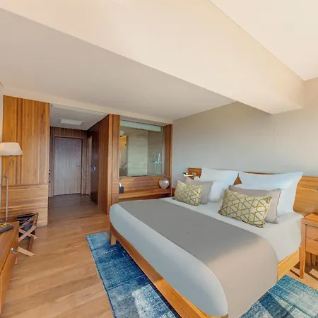 אתר נופש D Maris Bay 5*