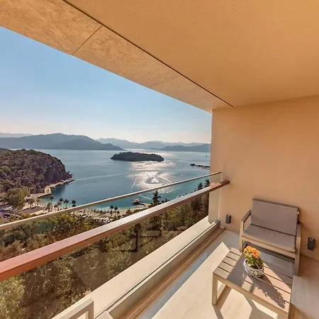 D Maris Bay