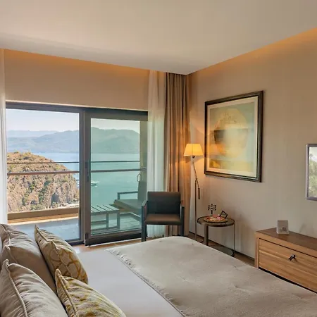 אתר נופש D Maris Bay היסרונו