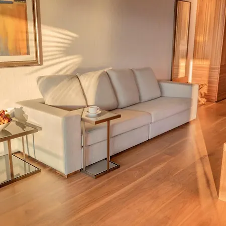 D Maris Bay 5* היסרונו