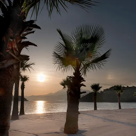 אתר נופש D Maris Bay 5*