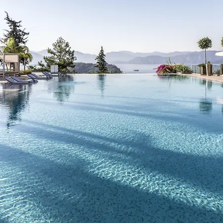 منتجع دي ماريس باي هيسارونو