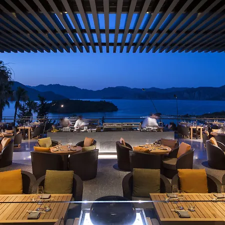 אתר נופש D Maris Bay 5*